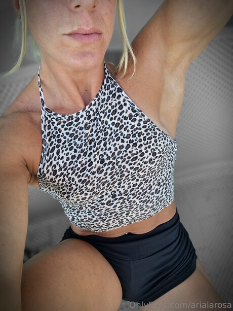 Photo nue de fuite OnlyFans de Arialarosa