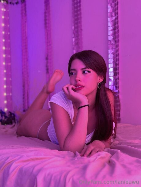 Photo nue de fuite OnlyFans de Lanieuwu