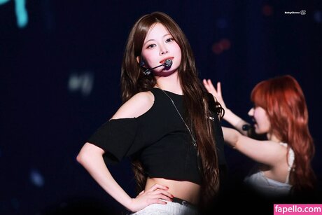 Hong Eunchae 