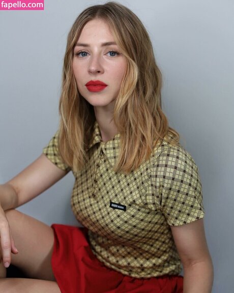 Photo nue de fuite OnlyFans de Hermione Corfield