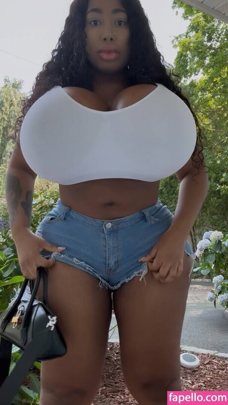 Photo nue de fuite OnlyFans de Fatima Belizaire