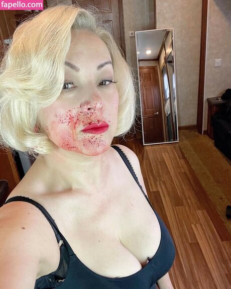 Jennifer Tilly