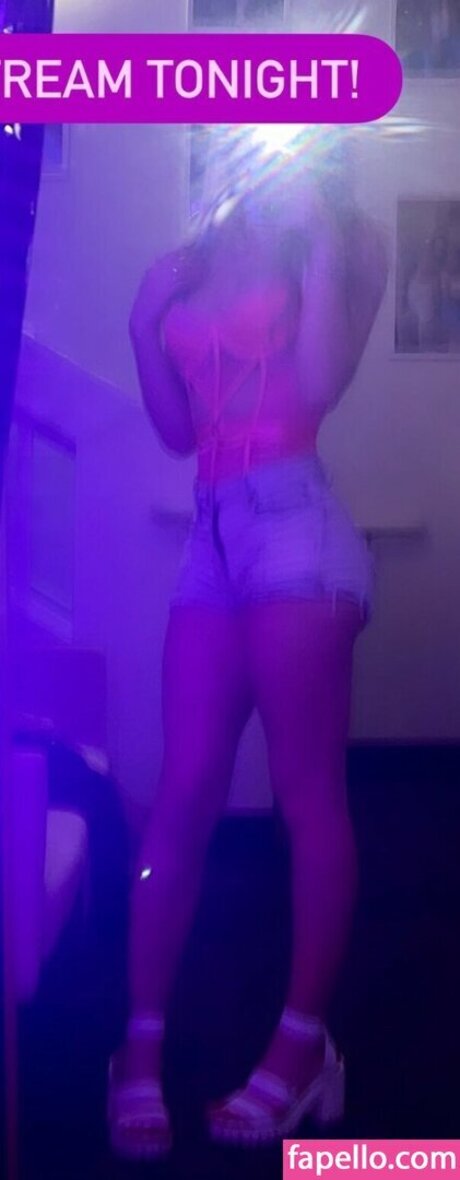 Photo nue de fuite OnlyFans de Caroline Ambrose