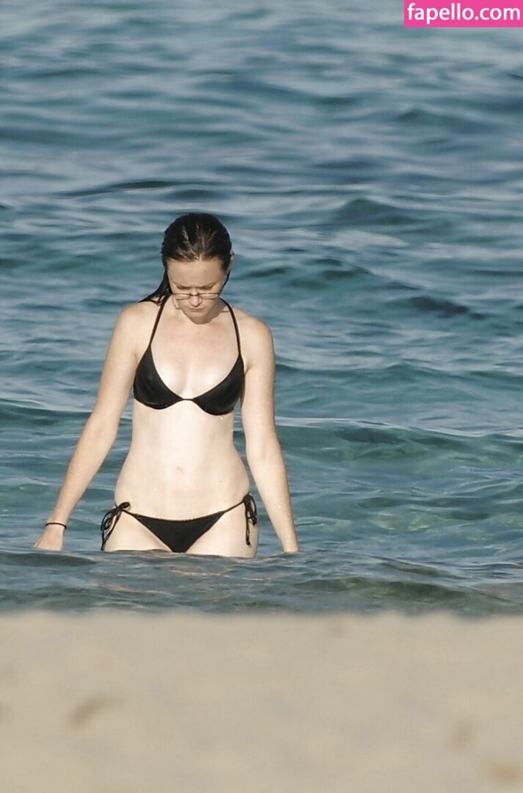 Photo nue de fuite OnlyFans de Alexis Bledel #65 Photo nue de fuite OnlyFans de Alexis Bledel #65