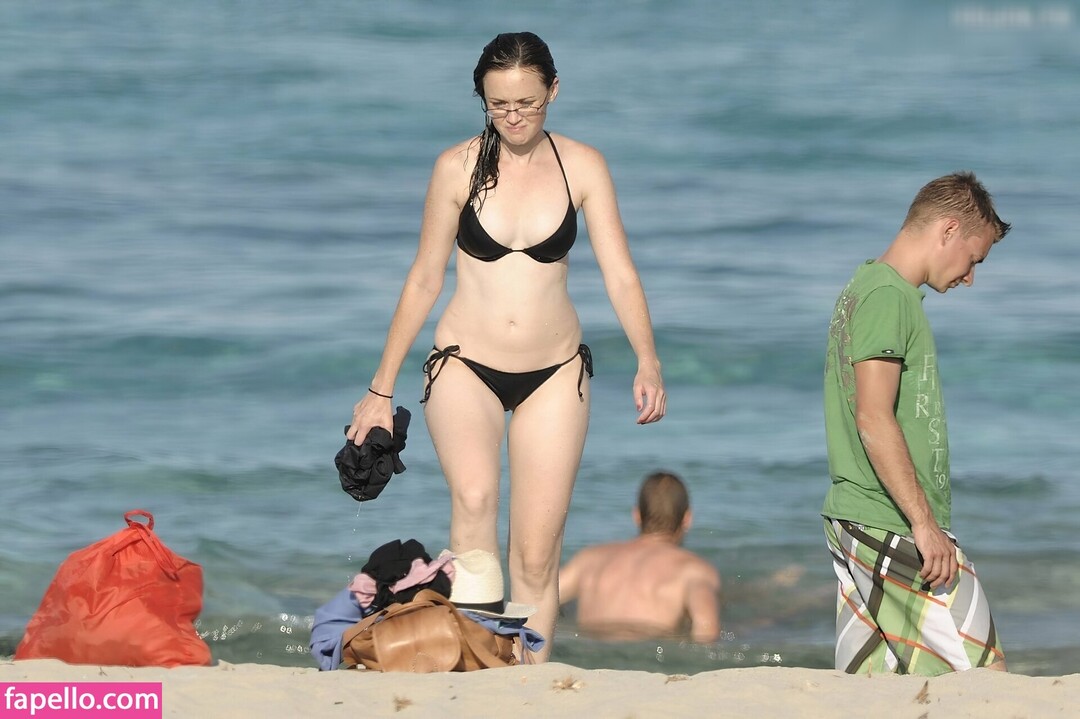 Photo nue de fuite OnlyFans de Alexis Bledel #68 Photo nue de fuite OnlyFans de Alexis Bledel #68