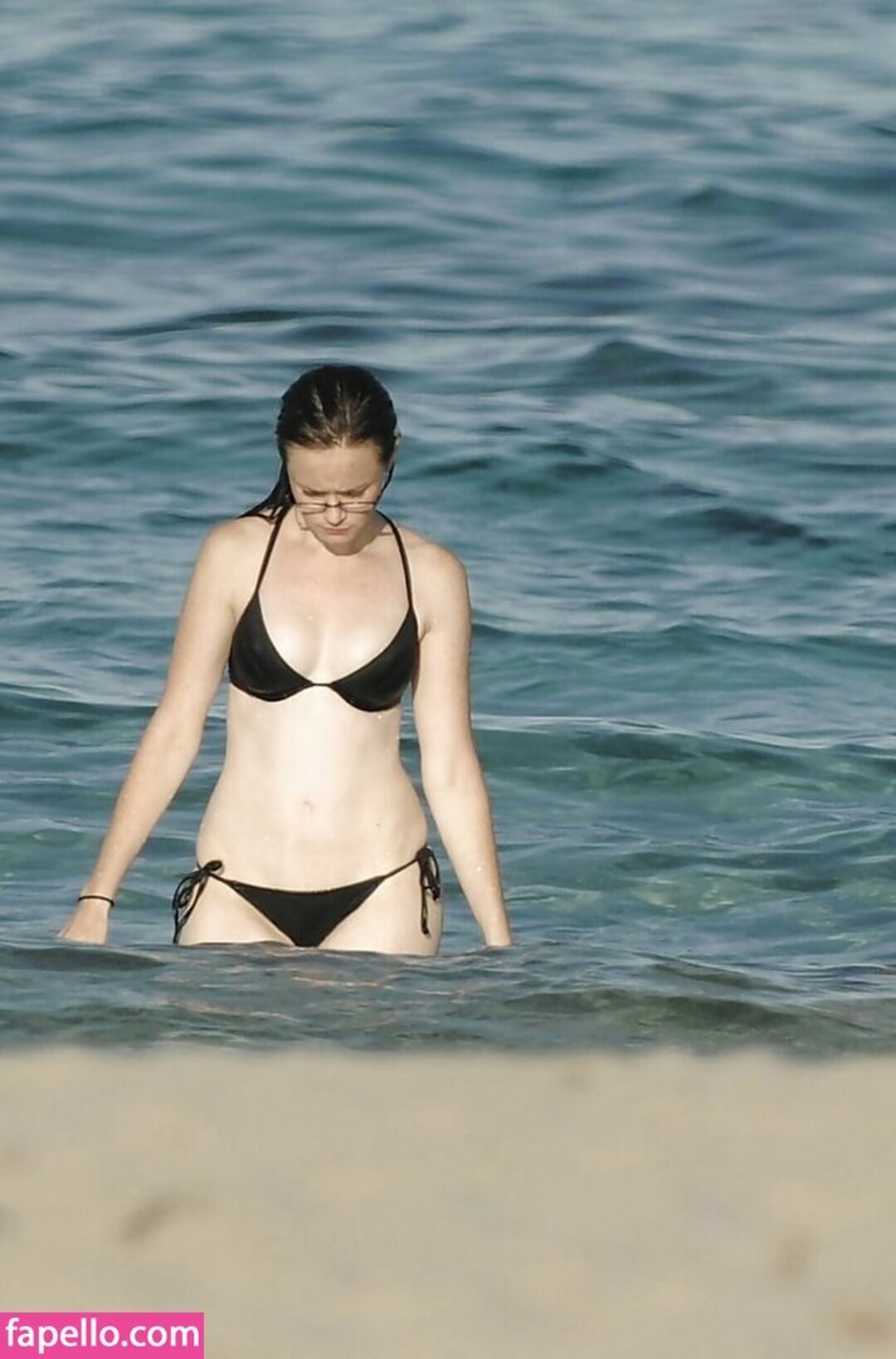 Photo nue de fuite OnlyFans de Alexis Bledel #8 Photo nue de fuite OnlyFans de Alexis Bledel #8