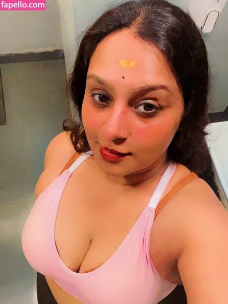 Photo nue de fuite OnlyFans de Anupamaswathi