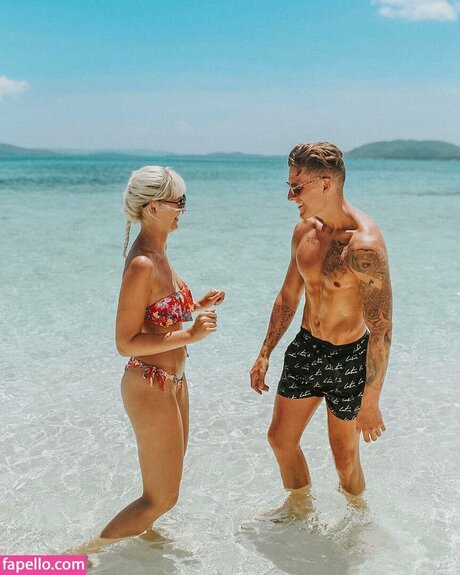 Photo nue de fuite OnlyFans de Dabbleandtravel