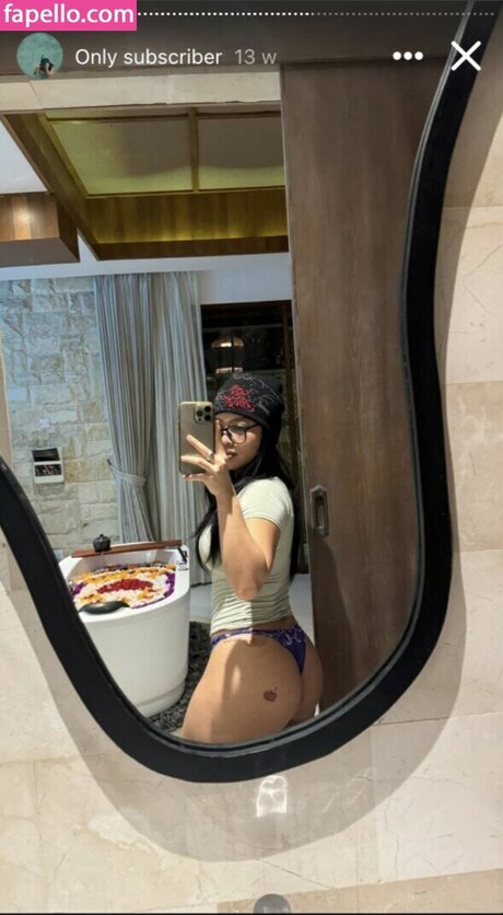 Photo nue de fuite OnlyFans de Bluntviews