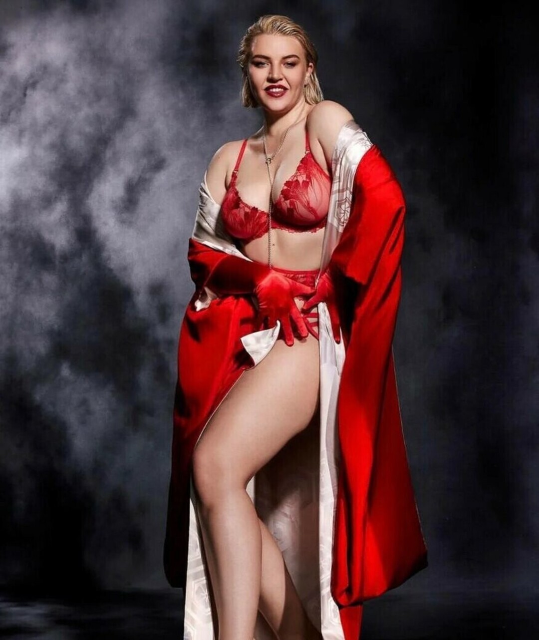 Photo nue de fuite OnlyFans de Rebecca Lucy Taylor #15 Photo nue de fuite OnlyFans de Rebecca Lucy Taylor #15