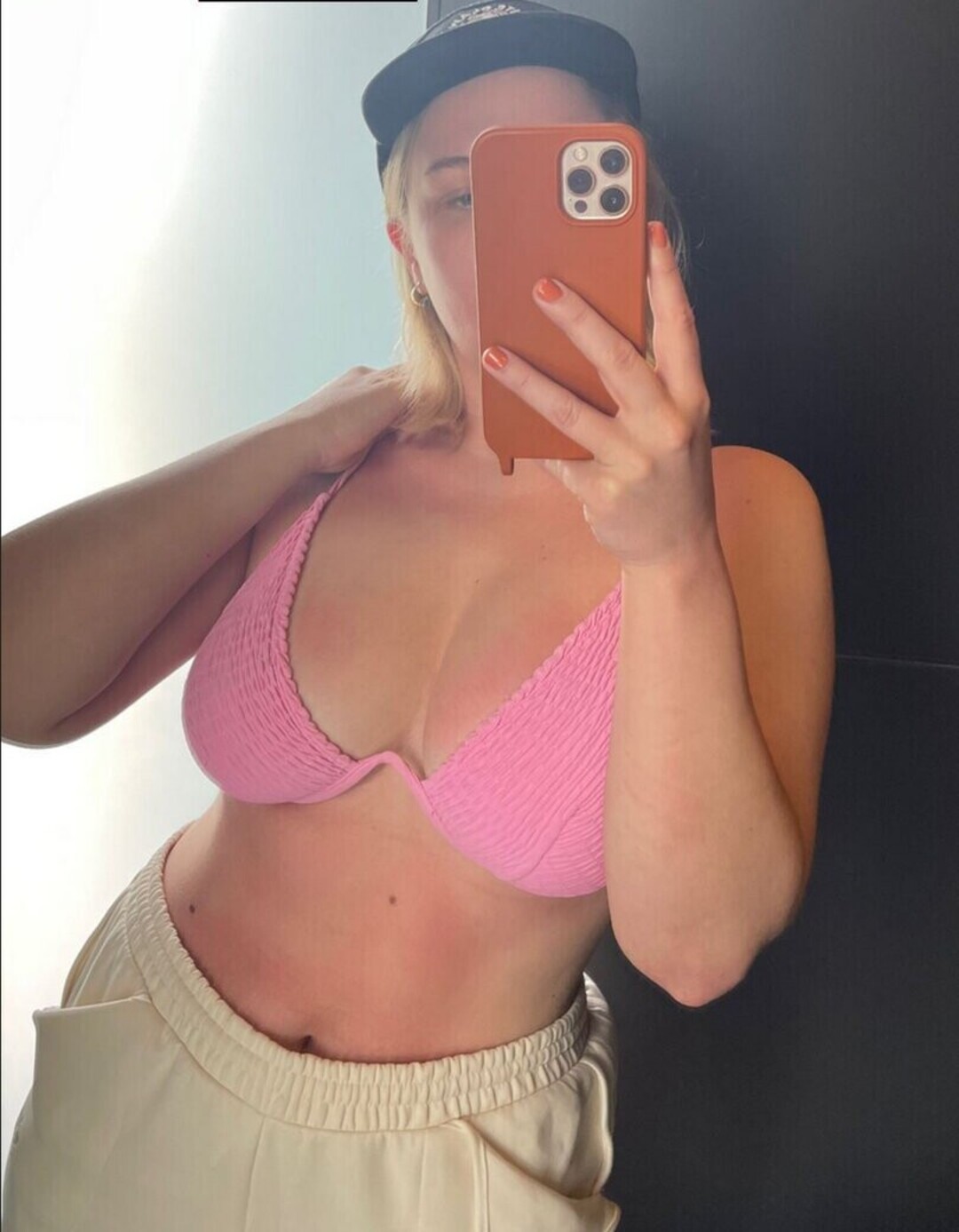 Photo nue de fuite OnlyFans de Rebecca Lucy Taylor #35 Photo nue de fuite OnlyFans de Rebecca Lucy Taylor #35