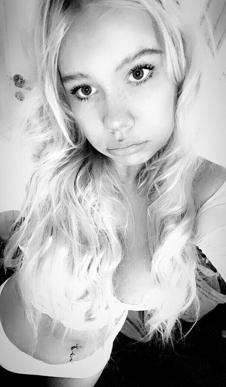 Photo nue de fuite OnlyFans de Nelli Virtanen