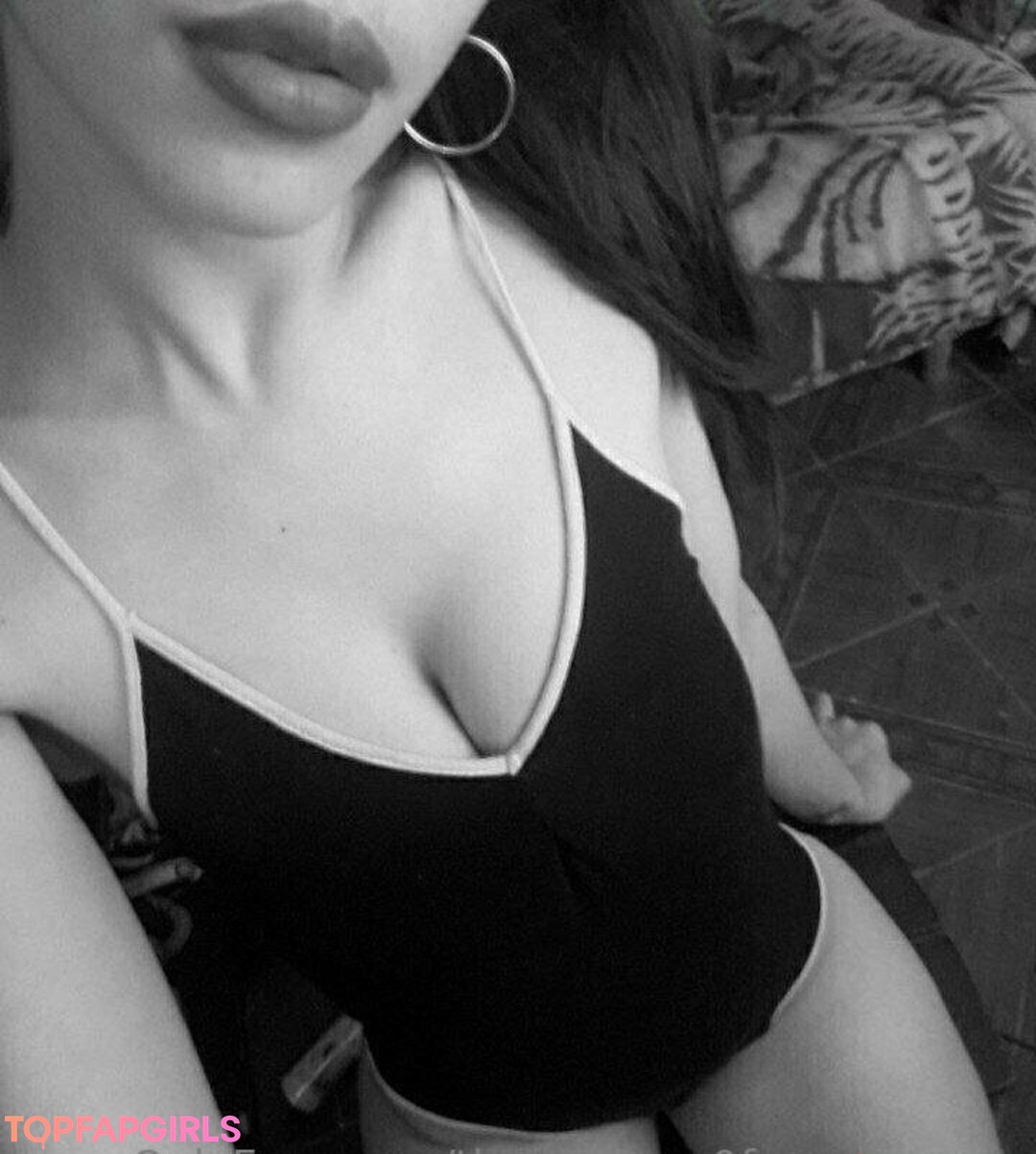 Photo nue de fuite OnlyFans de Theprincess0fyourdreams #1 Photo nue de fuite OnlyFans de Theprincess0fyourdreams #1