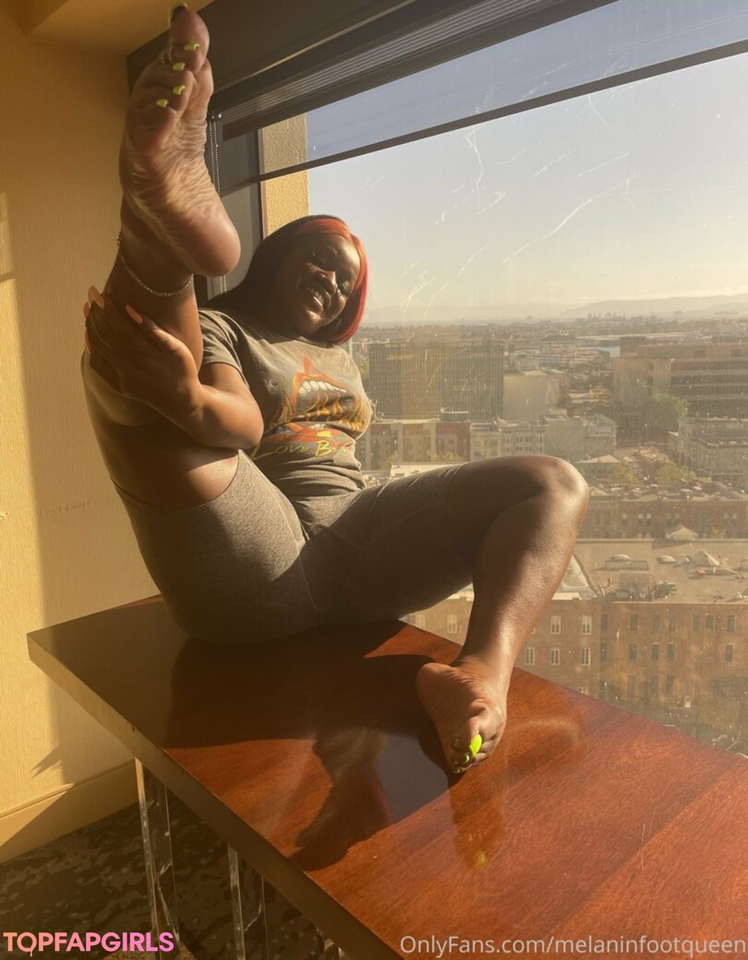 Photo nue de fuite OnlyFans de Queenmelaninsdungeonn #30 Photo nue de fuite OnlyFans de Queenmelaninsdungeonn #30