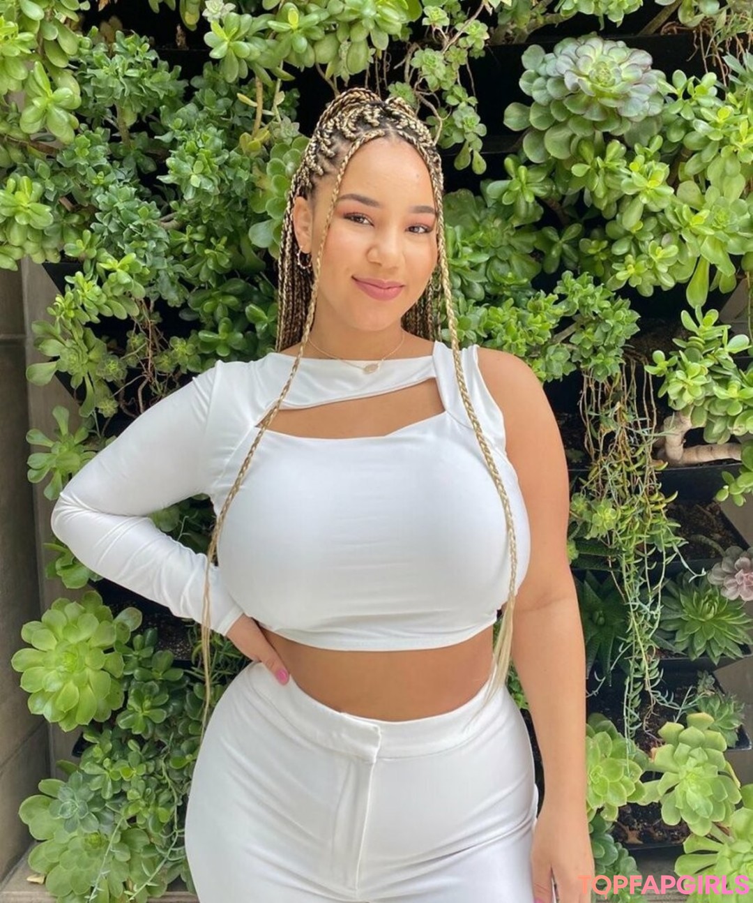 Photo nue de fuite OnlyFans de Katelyn Folasade #139 Photo nue de fuite OnlyFans de Katelyn Folasade #139