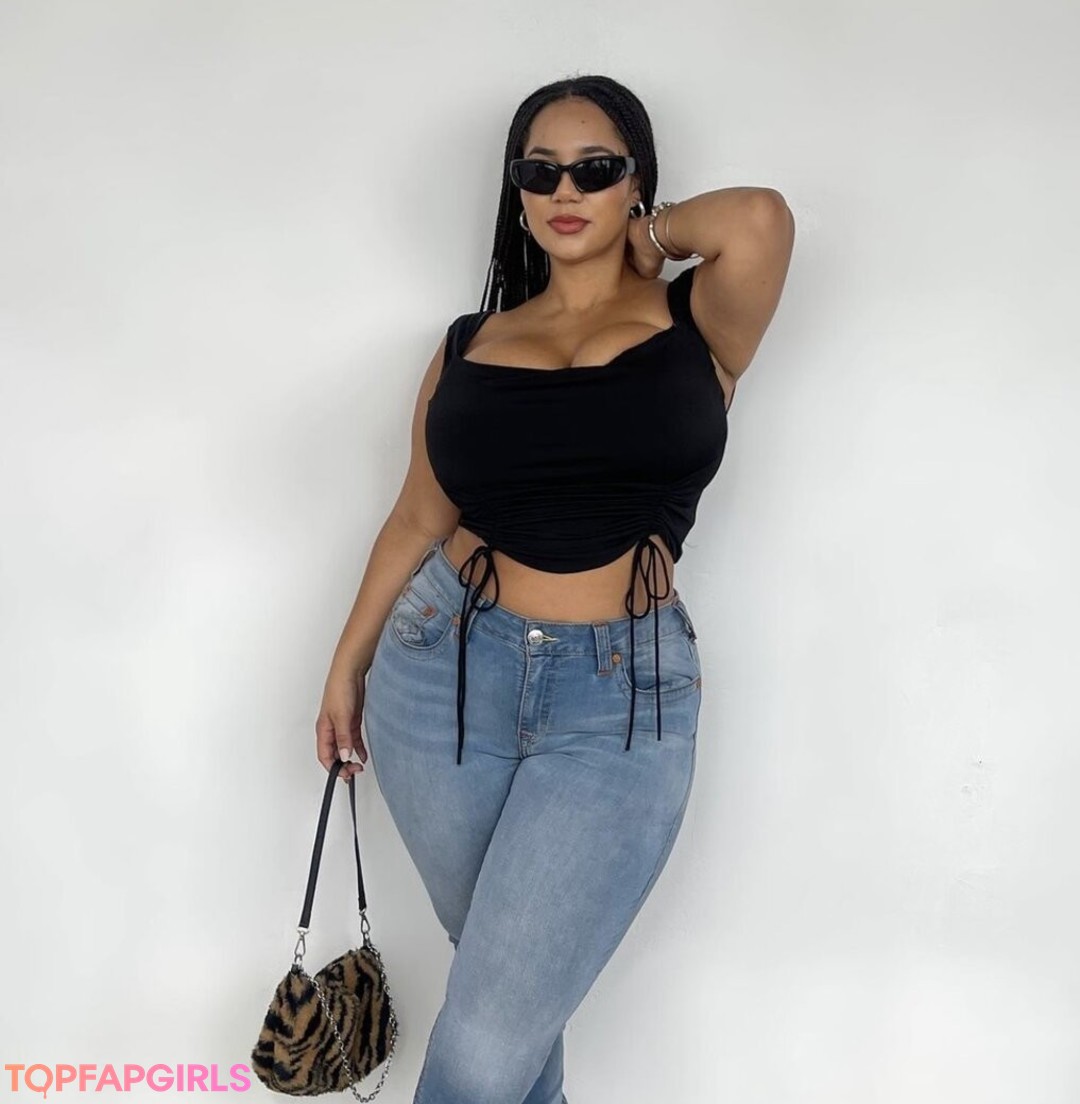 Photo nue de fuite OnlyFans de Katelyn Folasade #3 Photo nue de fuite OnlyFans de Katelyn Folasade #3