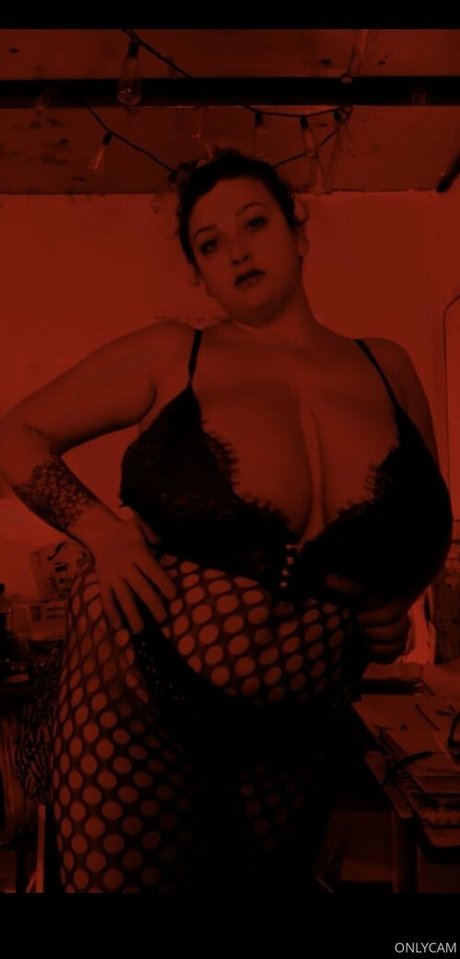 Photo nue de fuite OnlyFans de Cambriacurves