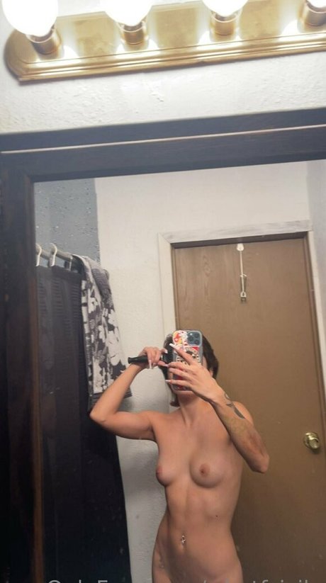 Photo nue de fuite OnlyFans de Whotfsicily