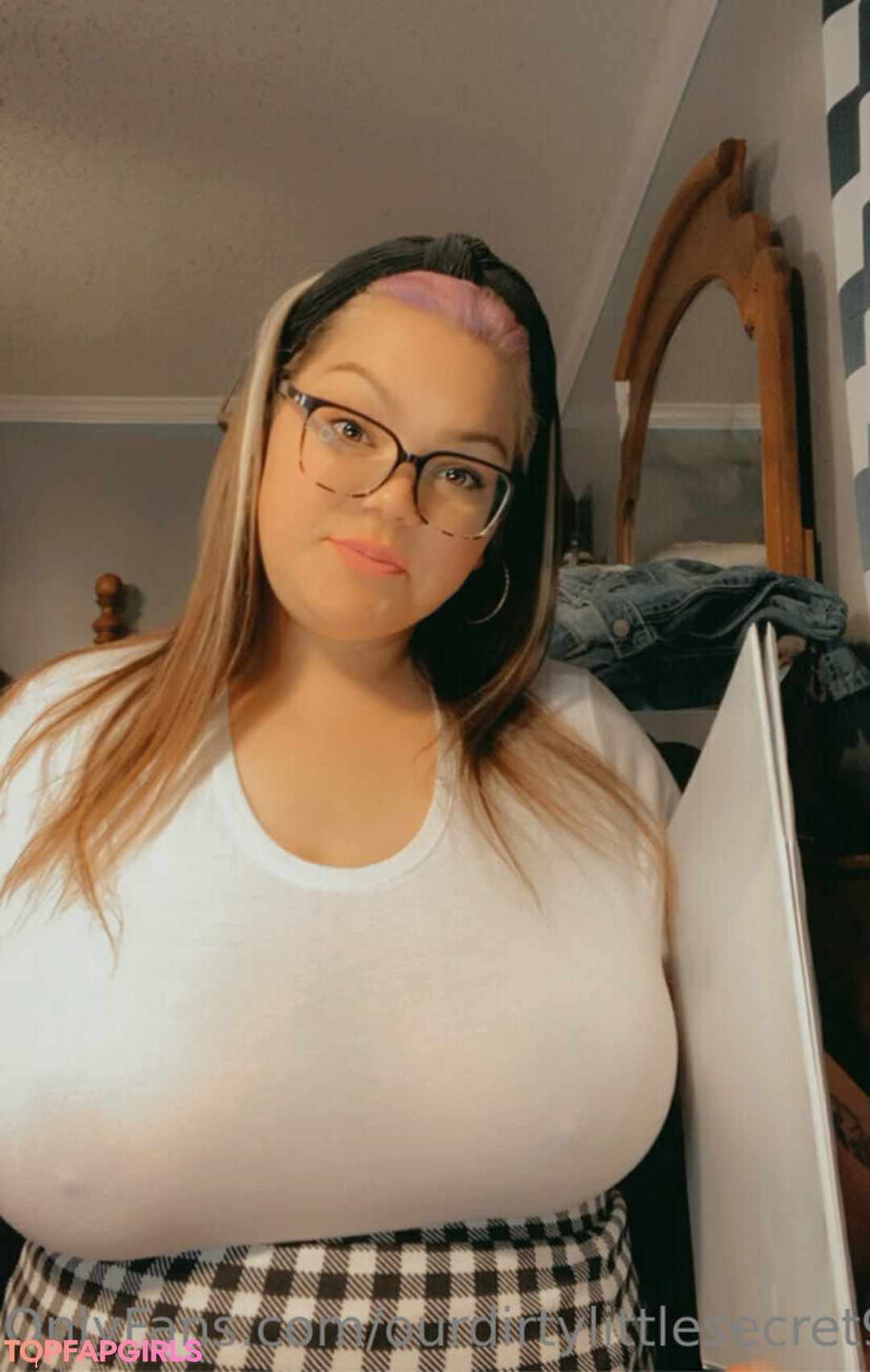 Photo nue de fuite OnlyFans de Ourdirtylittlesecret96 #15 Photo nue de fuite OnlyFans de Ourdirtylittlesecret96 #15