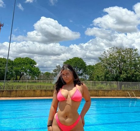 Photo nue de fuite OnlyFans de Karol Souza Milk