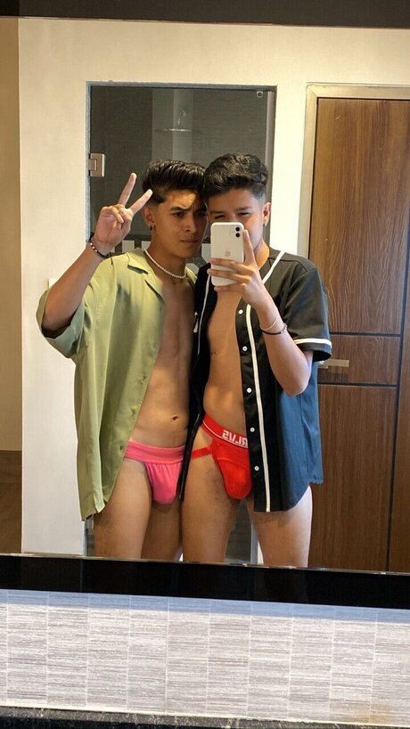Photo nue de fuite OnlyFans de Isra Y Hugo
