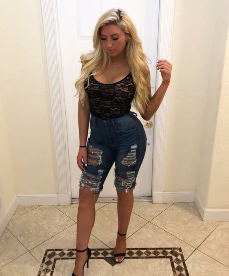 Photo nue de fuite OnlyFans de Sarah Baer