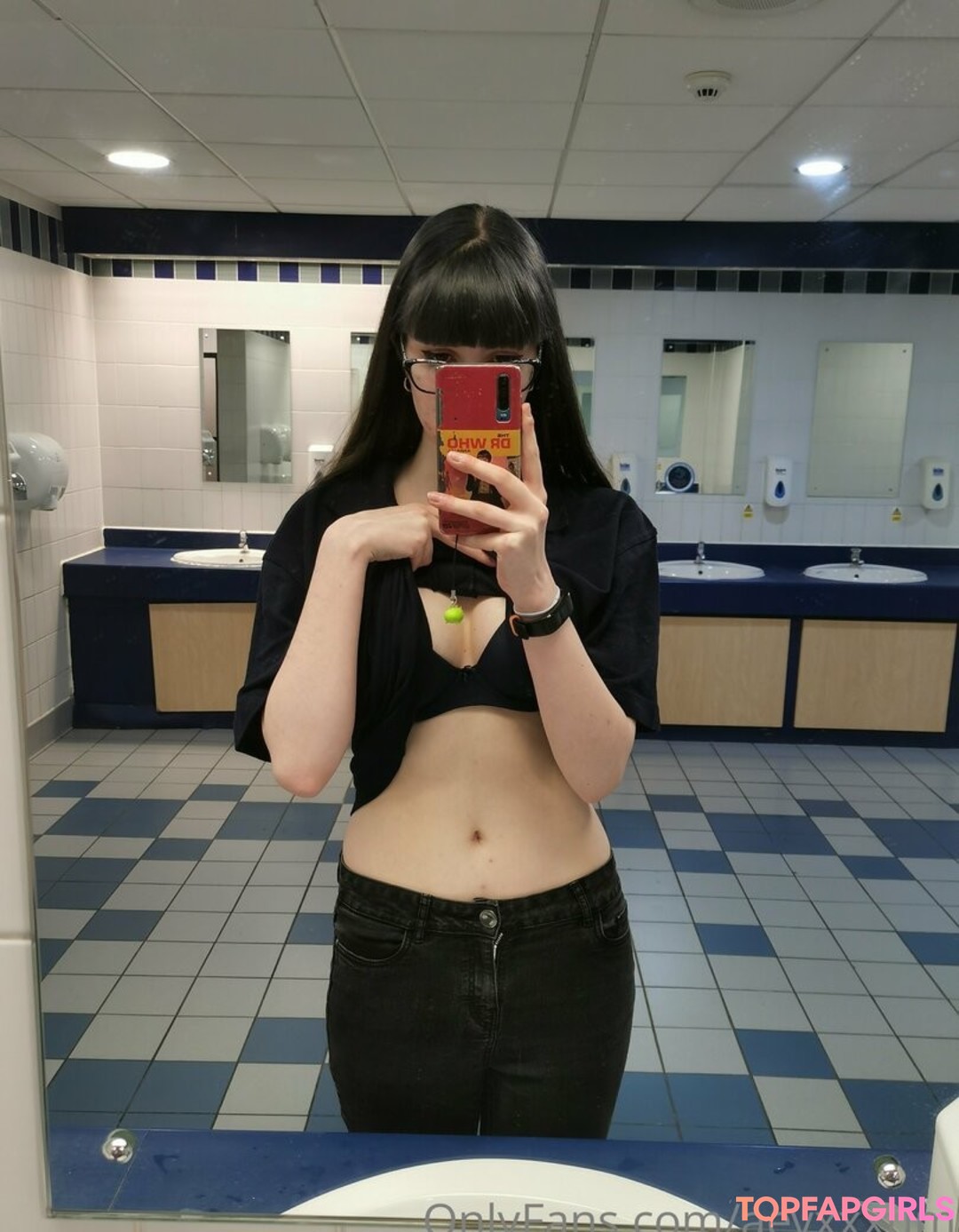 Photo nue de fuite OnlyFans de Aevxxxum #4 Photo nue de fuite OnlyFans de Aevxxxum #4