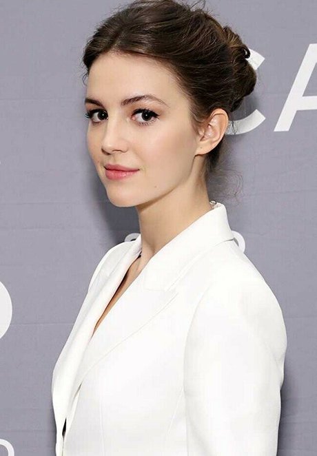 Ella Hunt