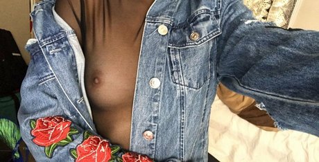 Photo nue de fuite OnlyFans de Italia Bradley
