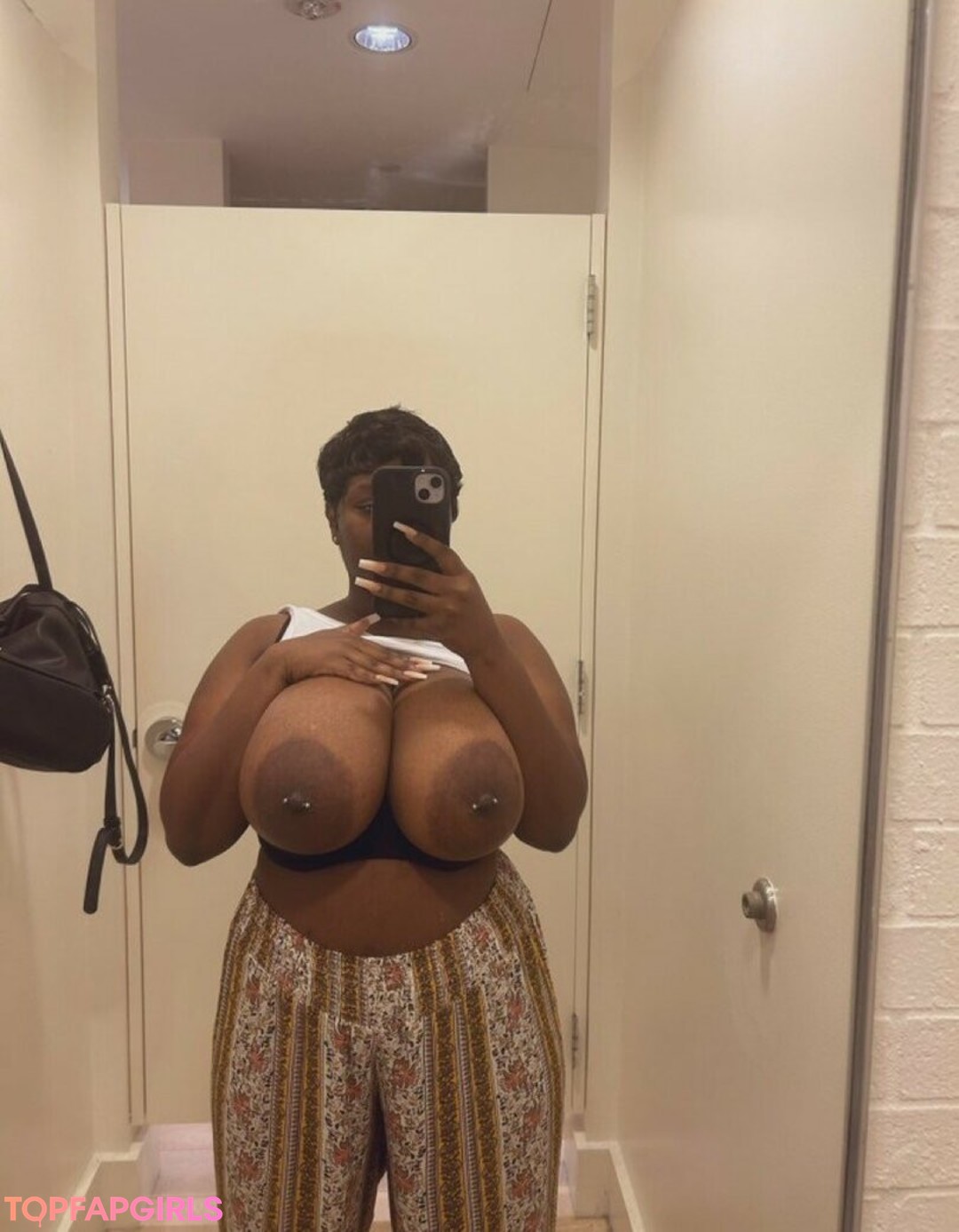 Photo nue de fuite OnlyFans de Lizziesoexotic #1 Photo nue de fuite OnlyFans de Lizziesoexotic #1