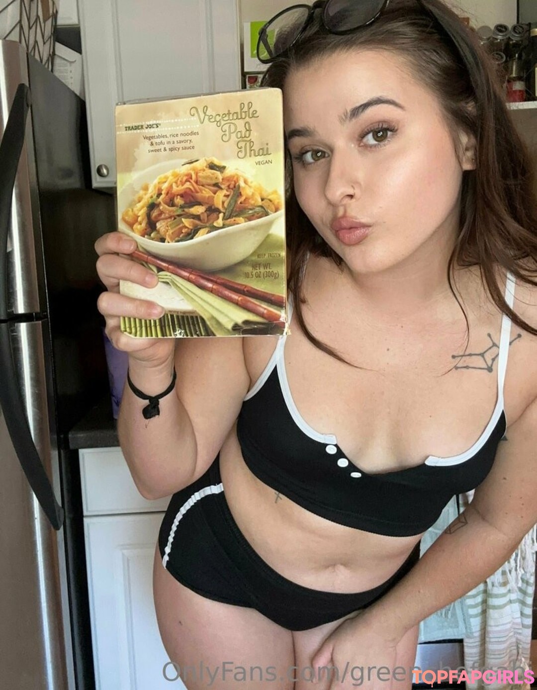 Photo nue de fuite OnlyFans de Greenchefgabi #39 Photo nue de fuite OnlyFans de Greenchefgabi #39