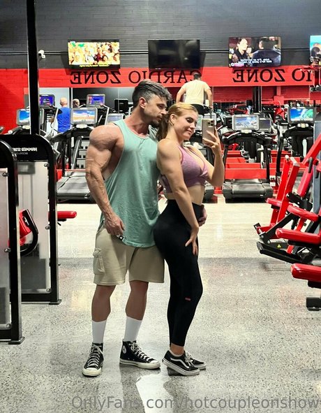 Hotcoupleonshow