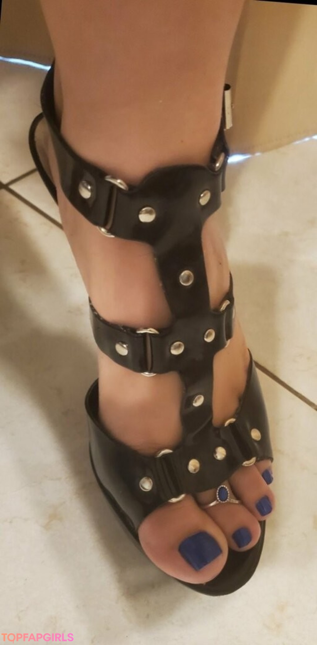 Photo nue de fuite OnlyFans de Lizziesexifeet #1 Photo nue de fuite OnlyFans de Lizziesexifeet #1