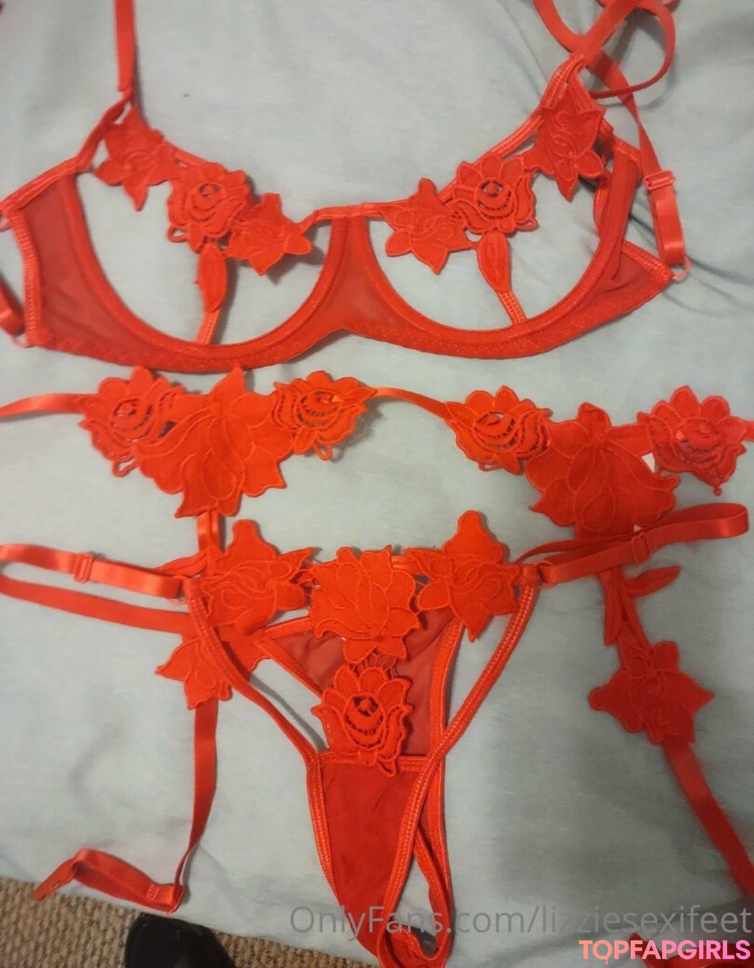 Photo nue de fuite OnlyFans de Lizziesexifeet #37 Photo nue de fuite OnlyFans de Lizziesexifeet #37