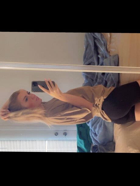 Photo nue de fuite OnlyFans de Monroe