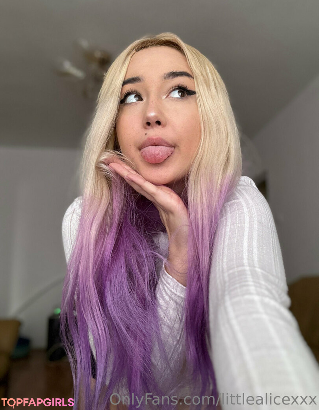 Photo nue de fuite OnlyFans de Littlealicexxx #33 Photo nue de fuite OnlyFans de Littlealicexxx #33