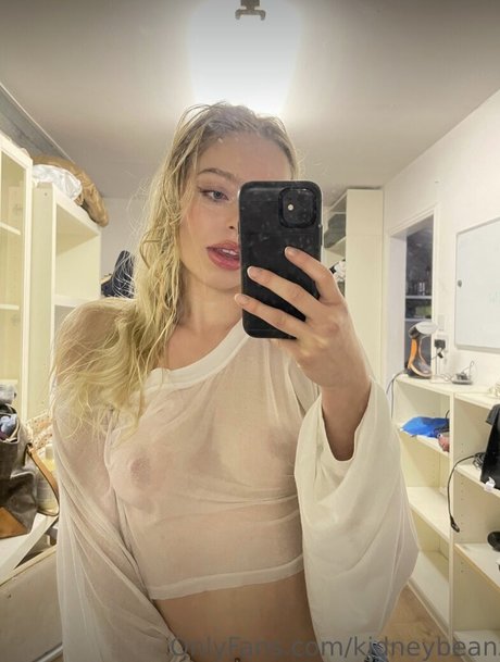 Photo nue de fuite OnlyFans de Kizzyrain