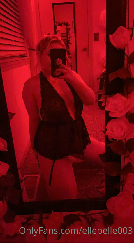 Photo nue de fuite OnlyFans de Ellebelle003