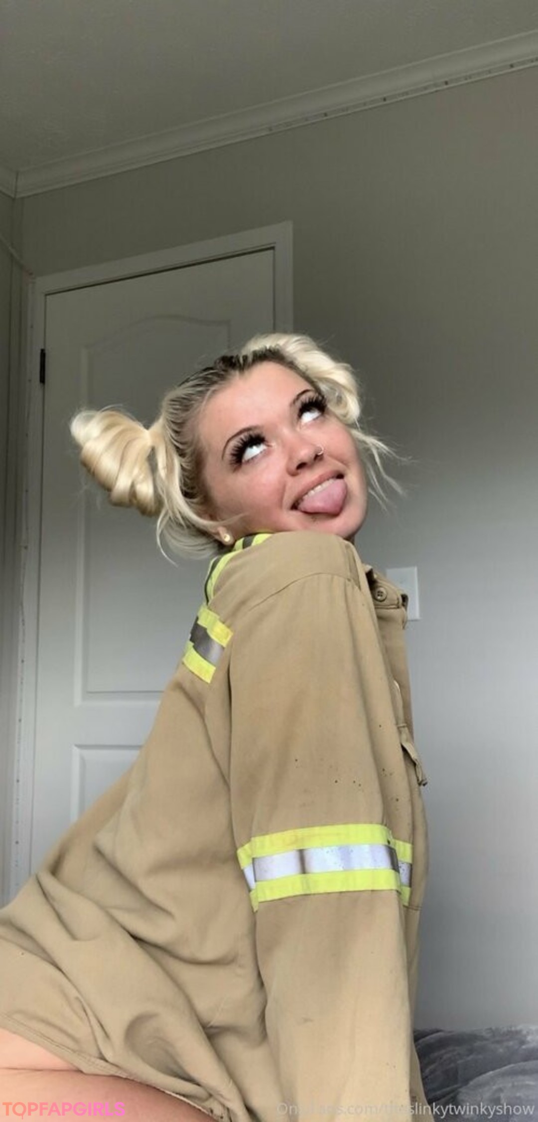 Photo nue de fuite OnlyFans de Thaslinkytwinkyshow #15 Photo nue de fuite OnlyFans de Thaslinkytwinkyshow #15