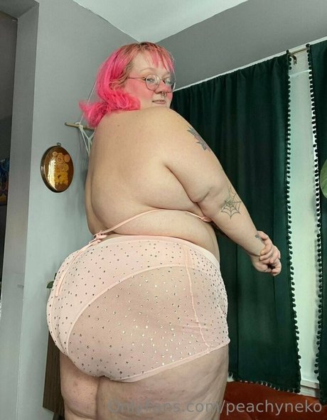 Peachyneko