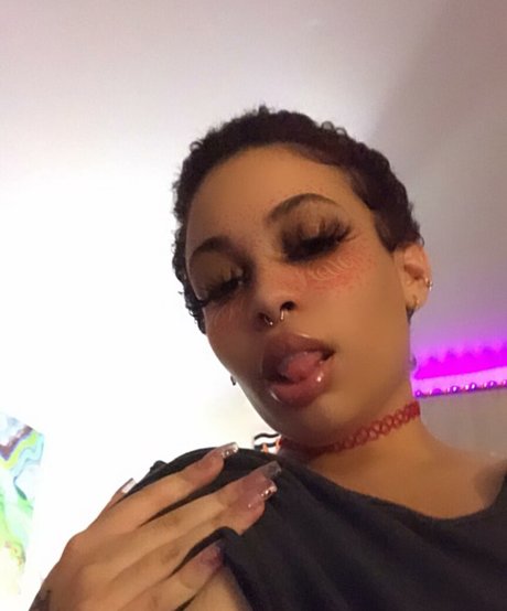 Photo nue de fuite OnlyFans de Flowers
