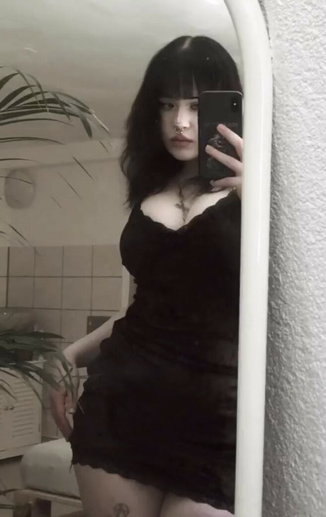 Photo nue de fuite OnlyFans de Hellok1ttyslvt