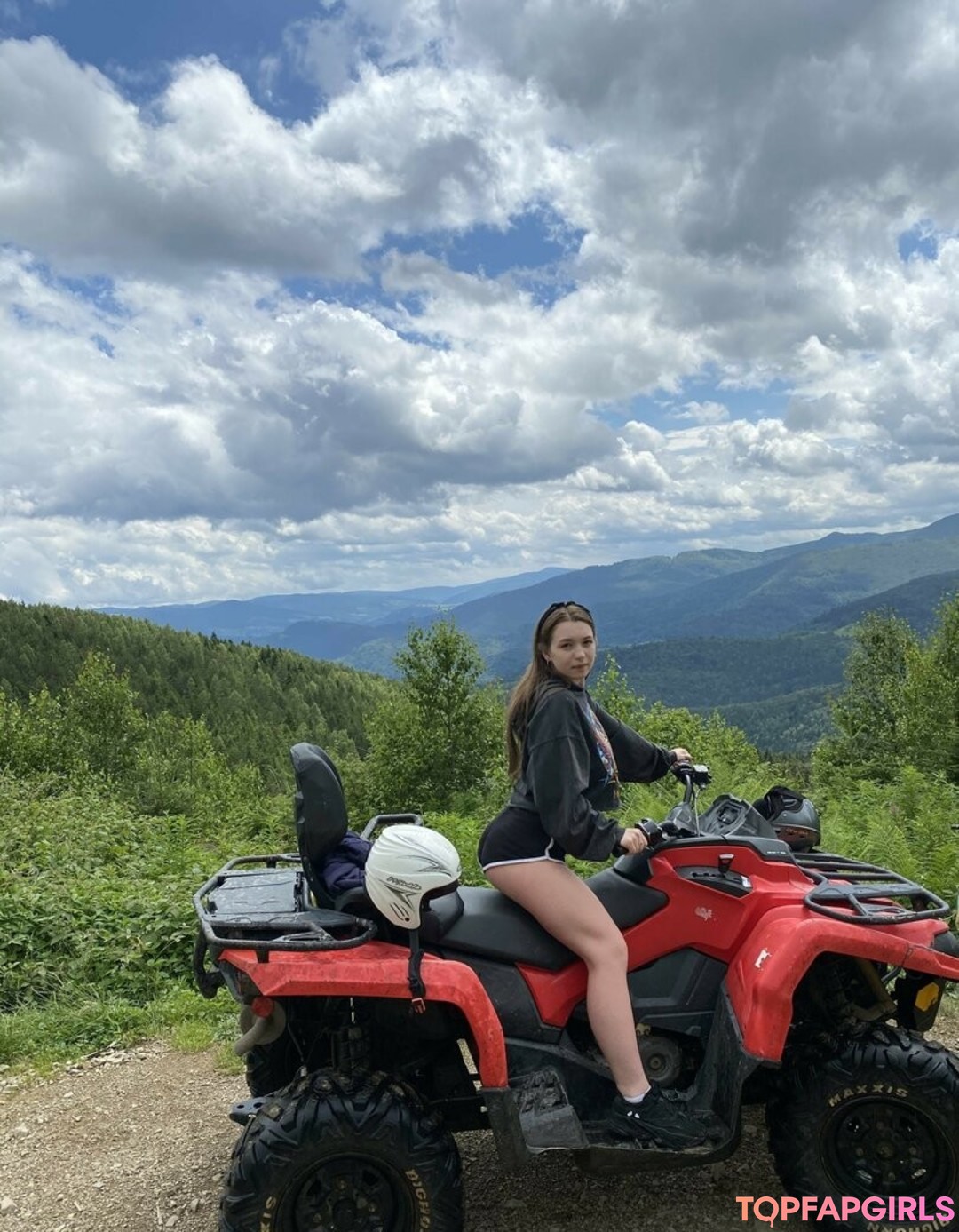 Photo nue de fuite OnlyFans de Milana #173 Photo nue de fuite OnlyFans de Milana #173