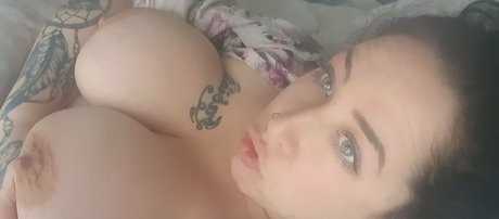 Photo nue de fuite OnlyFans de Creammyholes