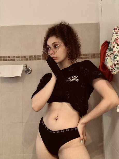 Photo nue de fuite OnlyFans de J3ssi
