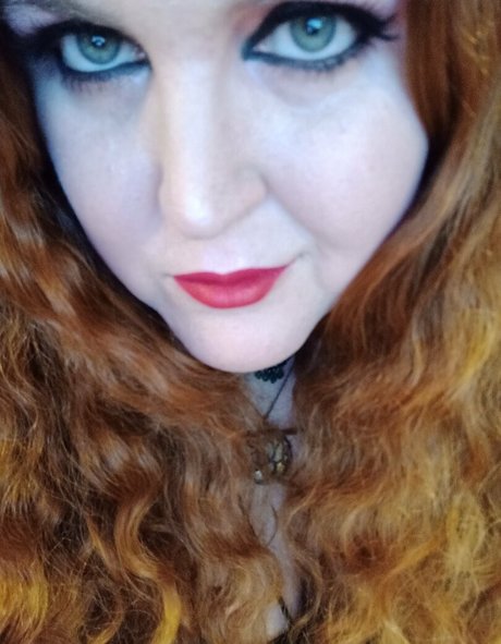 Photo nue de fuite OnlyFans de Decadentdepravity