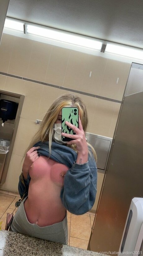 Photo nue de fuite OnlyFans de Katiepardon2001