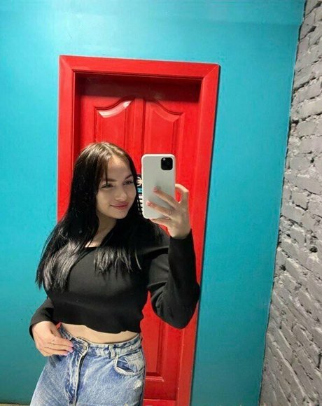 Selena_mills