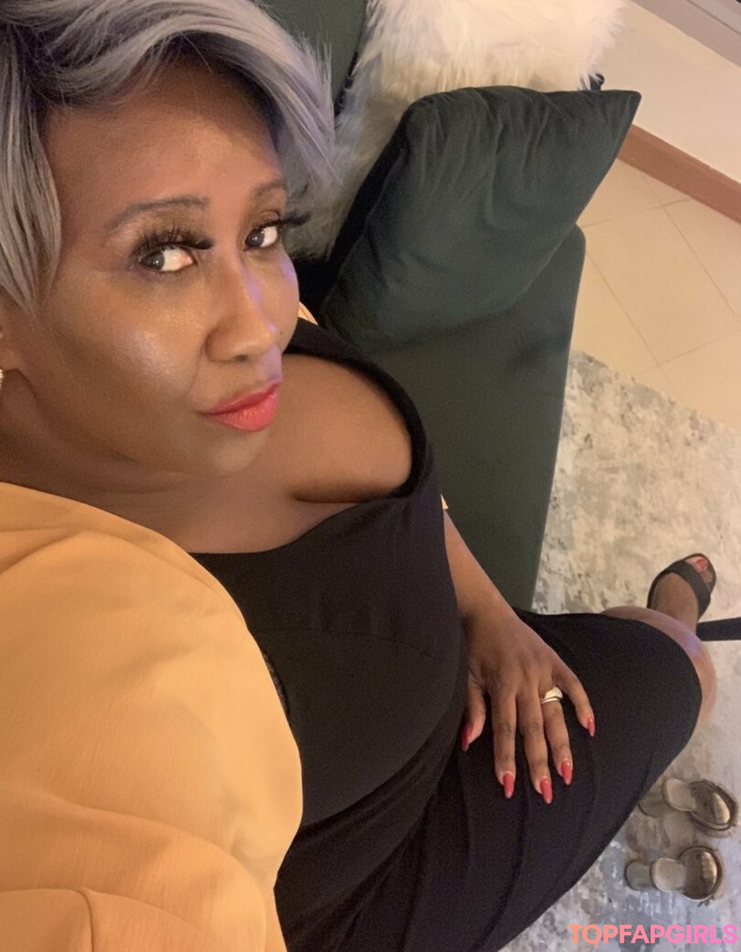 Photo nue de fuite OnlyFans de Madamcaramel #20 Photo nue de fuite OnlyFans de Madamcaramel #20