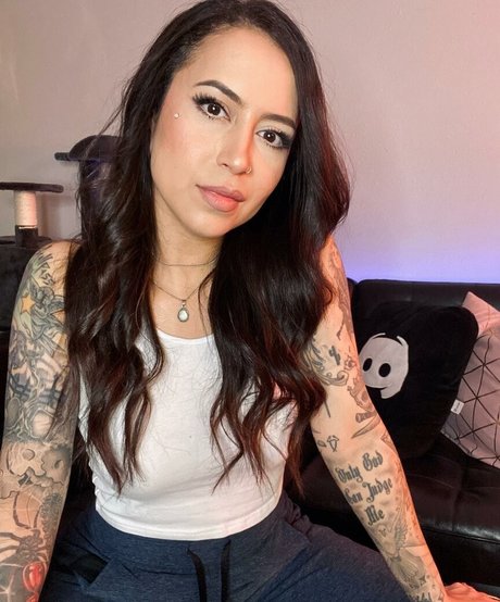 Meghanelle